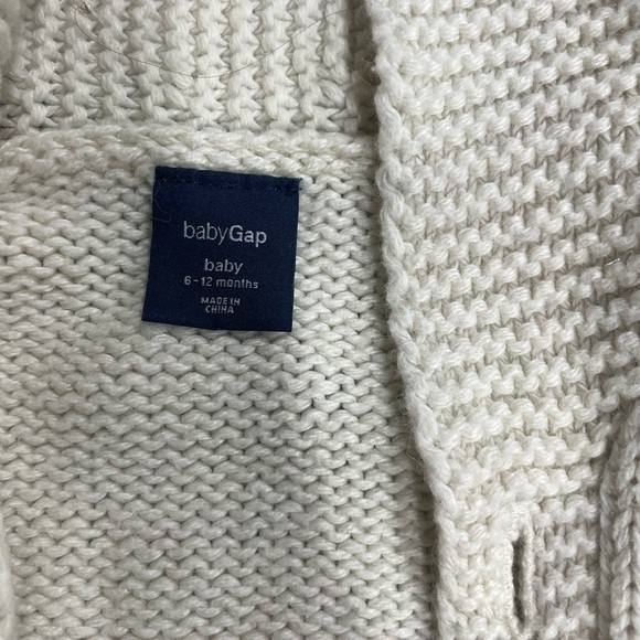 Gap Shawl Cowl Neck Cream Colored Patterned Cardigan 6-12 Babies EUC - Picture 8 of 9